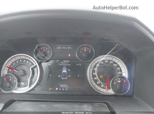 1C6RR6LT1HS556086 2017 RAM 1500 Серебряный Вид задних сидений