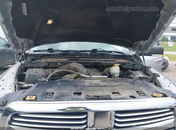 1C6RR6LT1HS556086 2017 RAM 1500 Серебряный Вид сзади
