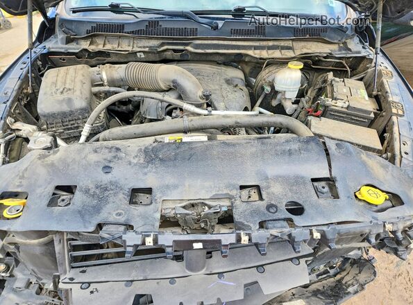 1C6RR6LT5KS619925 2019 RAM 1500 Black Widok wnętrza z tyłu