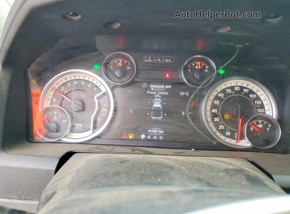 1C6RR6LT7JS115018 2018 RAM 1500 Maroon Սարքավորումների վահանակի տեսք