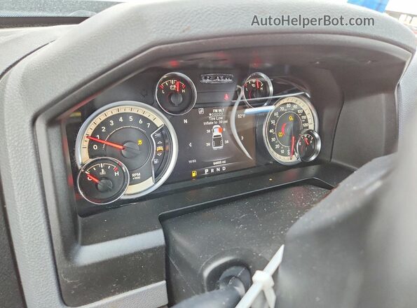 1C6RR6LT7KS622387 2019 RAM 1500 Black Instrument cluster view