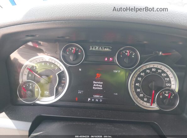 1C6RR6LT8HS805998 2017 RAM 1500 Red Vista de los asientos traseros