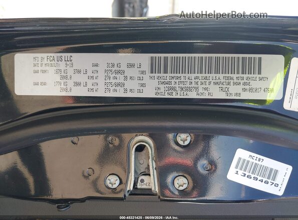 1C6RR6LT9KS692795 2019 RAM 1500 CLASSIC Черный Вид подкапотного пространства