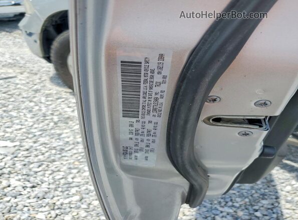 1C6RR6TT0JS154064 2018 RAM 1500 Silver 