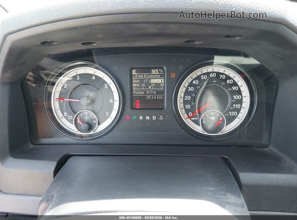 1C6RR7FG1GS334148 2016 RAM 1500 Gray Widok tylnych siedzeń