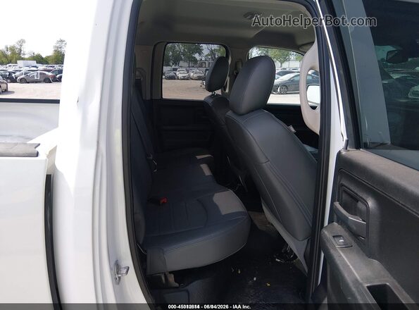 1C6RR7FG2JS152160 2018 RAM 1500 White VIN կոդի պիտակի տեսք
