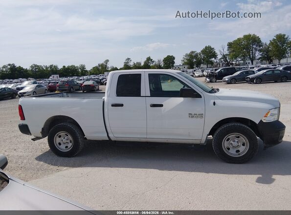 1C6RR7FG2JS152160 2018 RAM 1500 White Սալոնի հետևի տեսք
