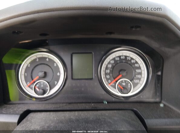 1C6RR7FG2JS246801 2018 RAM 1500 Синий Вид задних сидений