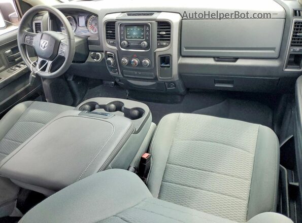 1C6RR7FG3JS320307 2018 RAM 1500 Charcoal Dashboard view