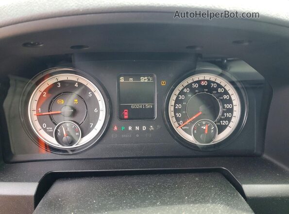 1C6RR7FG3JS320307 2018 RAM 1500 Charcoal Instrument cluster view