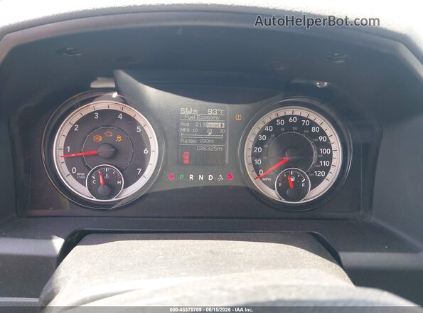 1C6RR7FG3JS343540 2018 RAM 1500 White Вид задніх сидінь