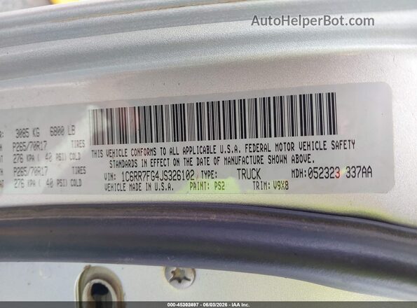 1C6RR7FG4JS326102 2018 RAM 1500 Silver 