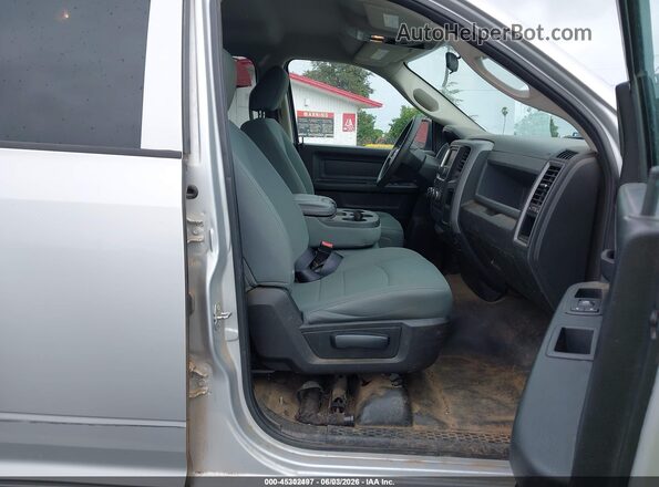 1C6RR7FG4JS326102 2018 RAM 1500 Silver 