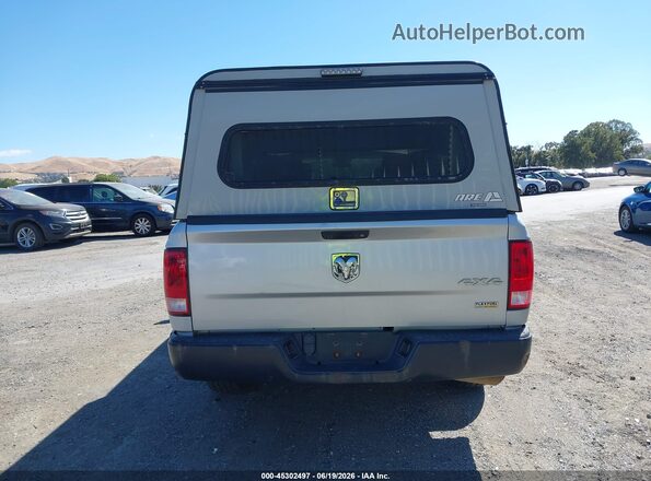 1C6RR7FG4JS326102 2018 RAM 1500 Silver 