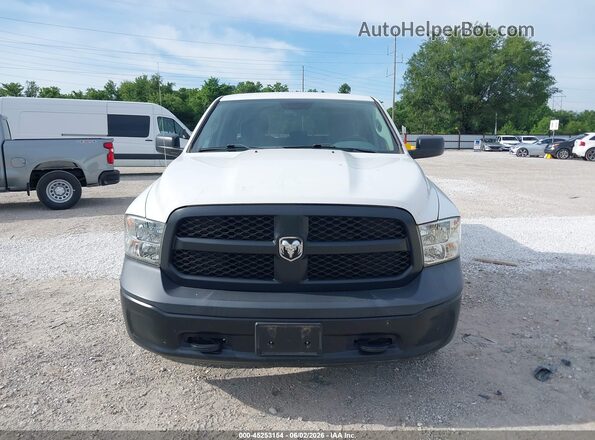 1C6RR7FG7JS326059 2018 RAM 1500 White Սարքավորումների վահանակի տեսք