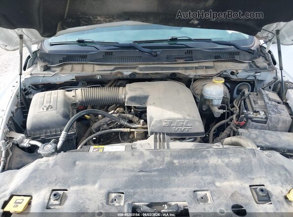 1C6RR7FG7JS326059 2018 RAM 1500 White Հետևի տեսք