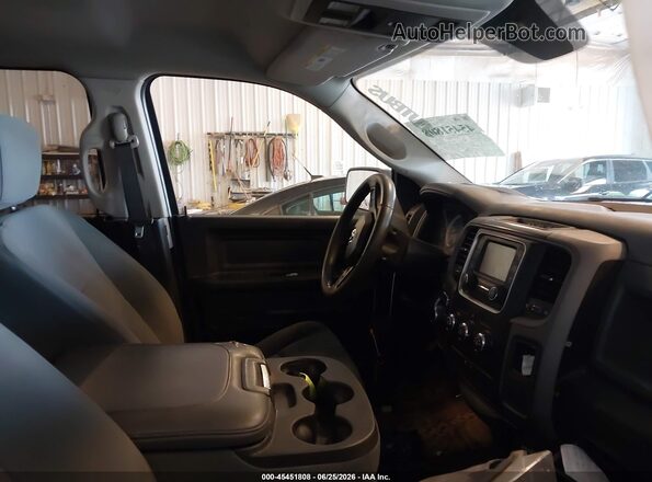 1C6RR7FG7KS660898 2019 RAM 1500 CLASSIC White Вид салону спереду