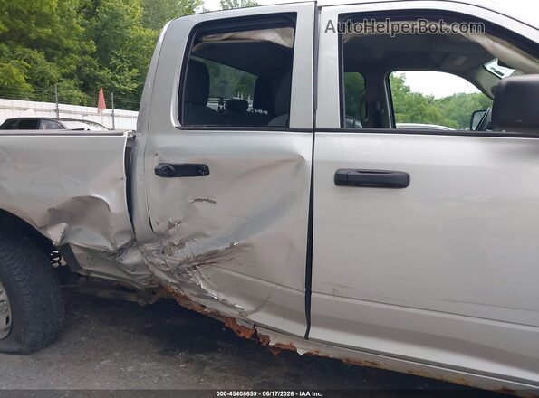 1C6RR7FG8JS165009 2018 RAM 1500 Silver Դիմացի տեսք