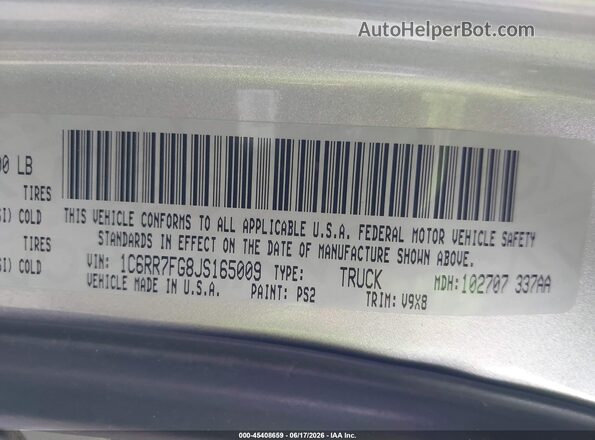 1C6RR7FG8JS165009 2018 RAM 1500 Silver Շարժիչի բաժամունքի տեսք