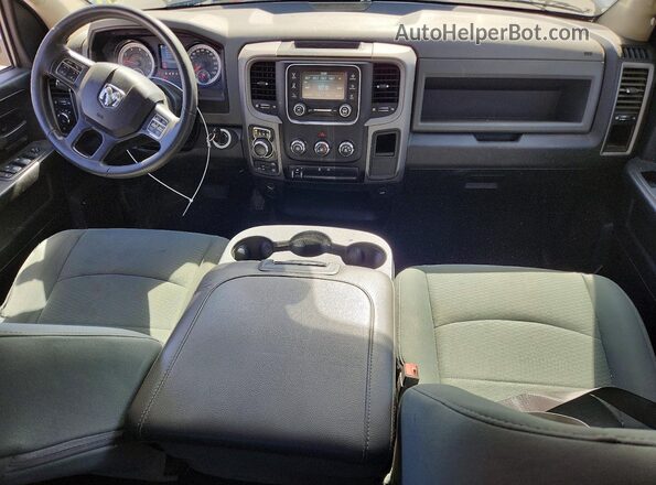 1C6RR7FG8LS141568 2020 RAM 1500 Silver Dashboard view