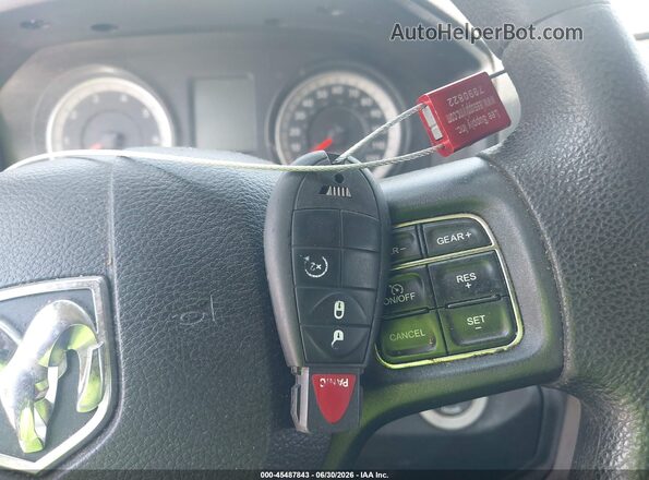 1C6RR7FGXHS635373 2017 RAM 1500 Black Dashboard view