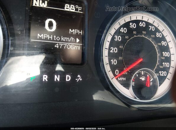 1C6RR7FGXJS326136 2018 RAM 1500 White 