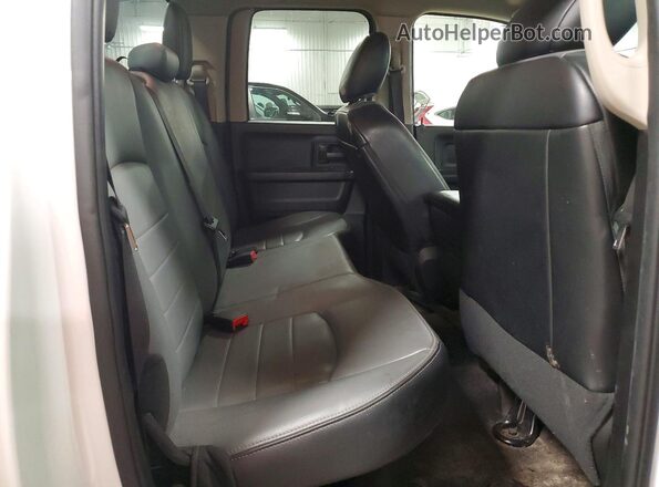 1C6RR7FGXMS537339 2021 RAM 1500 White Widok tylnych siedzeń