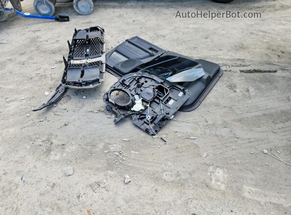 1C6RR7FT0JS210019 2018 RAM 1500 Белый Вид подкапотного пространства