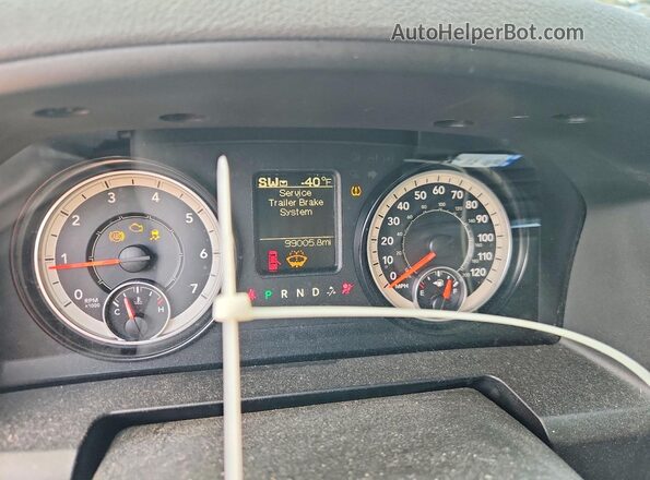 1C6RR7FT0JS210019 2018 RAM 1500 Белый Вид щитка приборов