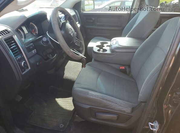 1C6RR7FT1JS162854 2018 RAM 1500 Черный Вид салона спереди