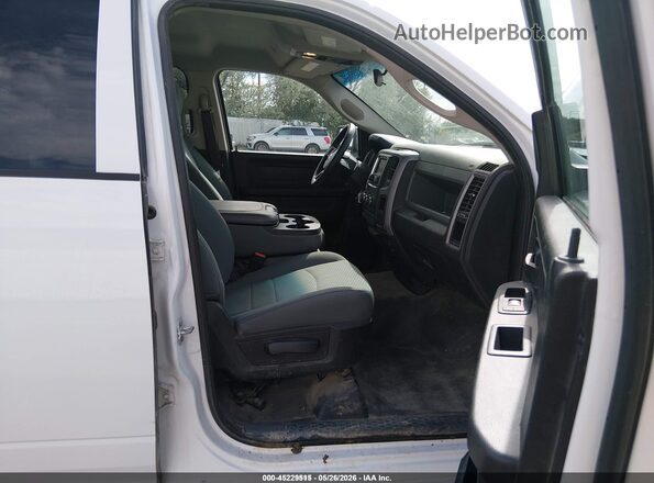 1C6RR7FT2HS548046 2017 RAM 1500 White Вид салону спереду