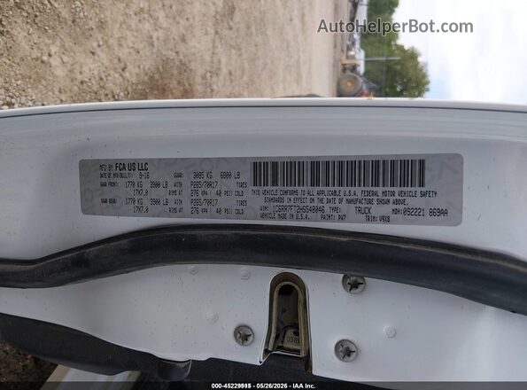 1C6RR7FT2HS548046 2017 RAM 1500 White Вид підкапотного простору