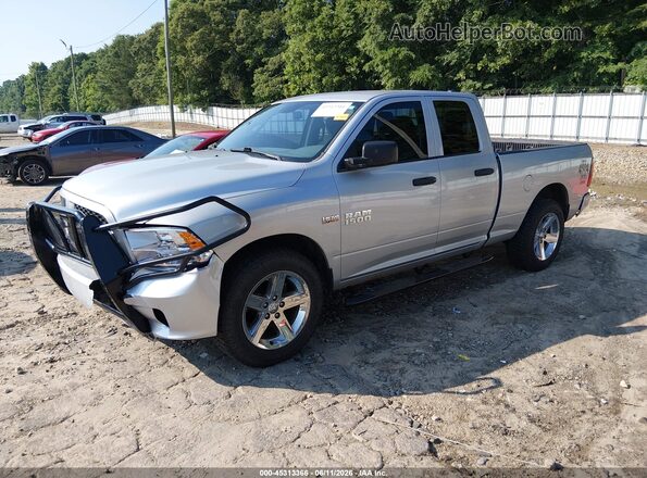 1C6RR7FT2JS186936 2018 RAM 1500 Серебряный Передняя левая четверть