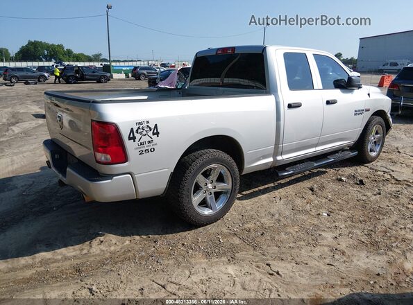 1C6RR7FT2JS186936 2018 RAM 1500 Серебряный Задняя правая четверть