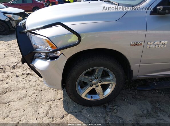 1C6RR7FT2JS186936 2018 RAM 1500 Серебряный 
