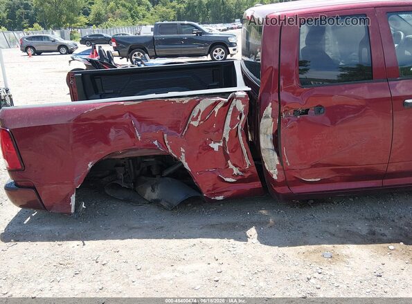 1C6RR7FT2JS327620 2018 RAM 1500 Burgundy Front view