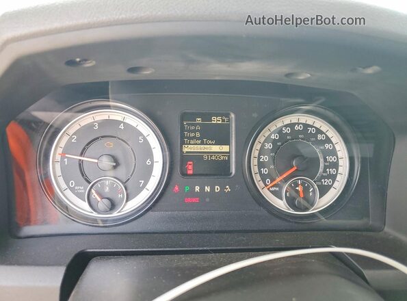 1C6RR7FT4GS131977 2016 RAM 1500 Silver ხელსაწყოთა პანელის ხედი