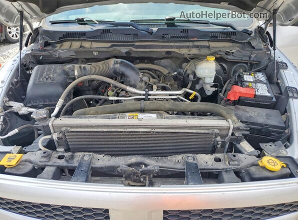 1C6RR7FT4GS131977 2016 RAM 1500 Silver უკანა სალონის ხედი
