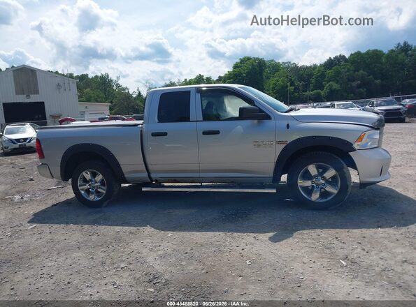 1C6RR7FT4JS302198 2018 RAM 1500 Gray Rear interior view