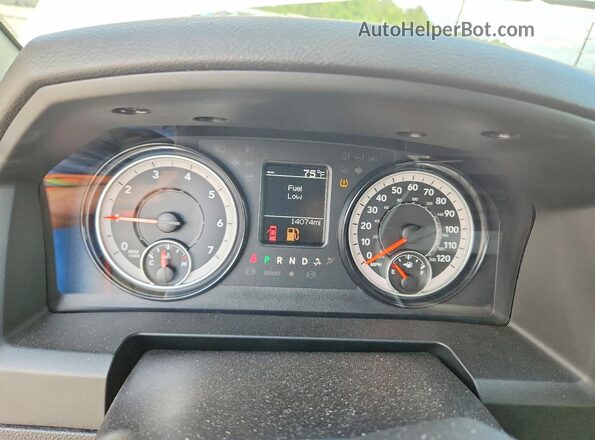 1C6RR7FT4RS192409 2024 RAM 1500 White Widok zestawu wskaźników