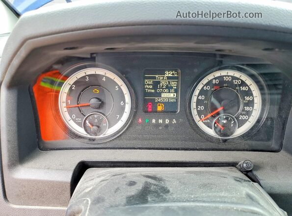 1C6RR7FTXHS570974 2017 RAM 1500 Blue Սարքավորումների վահանակի տեսք