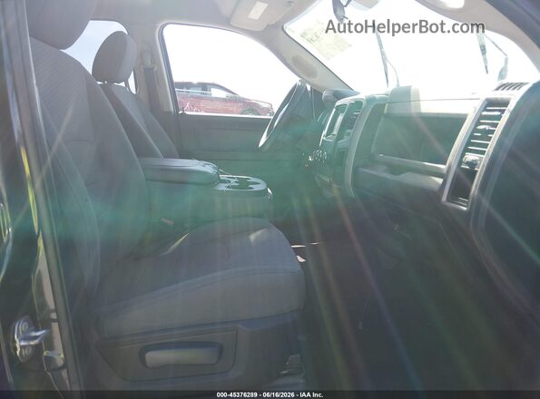 1C6RR7FTXHS670153 2017 RAM 1500 Blue Widok wnętrza z przodu