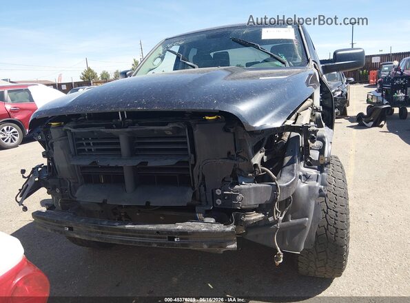 1C6RR7FTXHS670153 2017 RAM 1500 Blue Widok wnętrza z tyłu