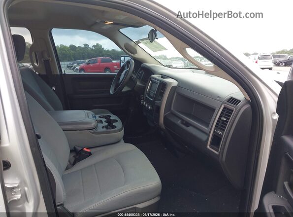1C6RR7FTXHS711722 2017 RAM 1500 Silver Front interior view