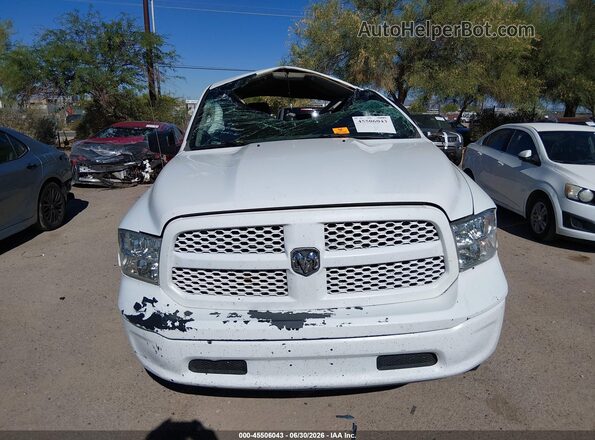 1C6RR7FTXKS673075 2019 RAM 1500 CLASSIC White Widok deski rozdzielczej