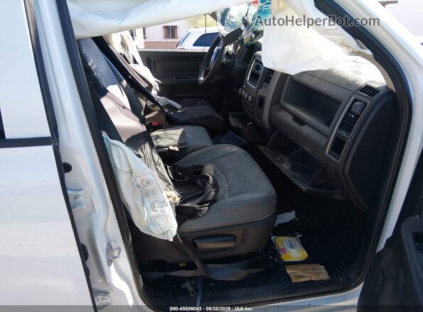 1C6RR7FTXKS673075 2019 RAM 1500 CLASSIC White Widok wnętrza z przodu