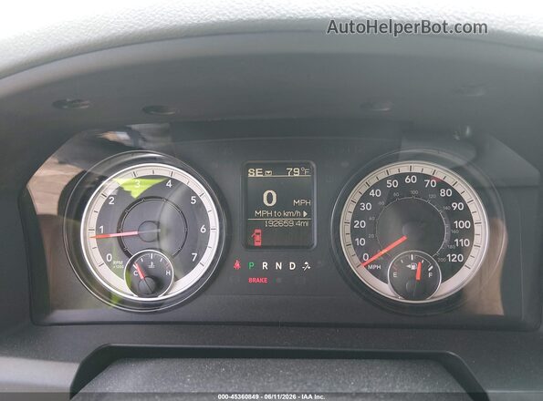 1C6RR7GG0GS294210 2016 RAM 1500 Black Widok tylnych siedzeń
