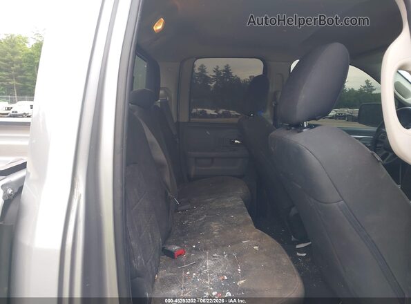 1C6RR7GG2KS688428 2019 RAM 1500 CLASSIC Silver Widok naklejki z numerem VIN