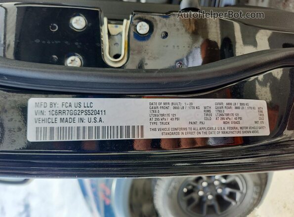 1C6RR7GG2PS520411 2023 RAM 1500 Black Widok naklejki z numerem VIN