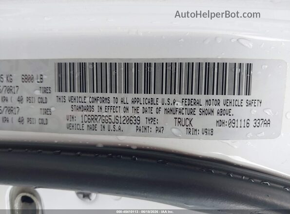 1C6RR7GG5JS120639 2018 RAM 1500 White 
